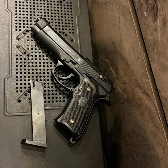 Black M92 Beretta Airsoft Toy Gun – Realistic, Durable & Perfect for Airsoft Enthusiasts